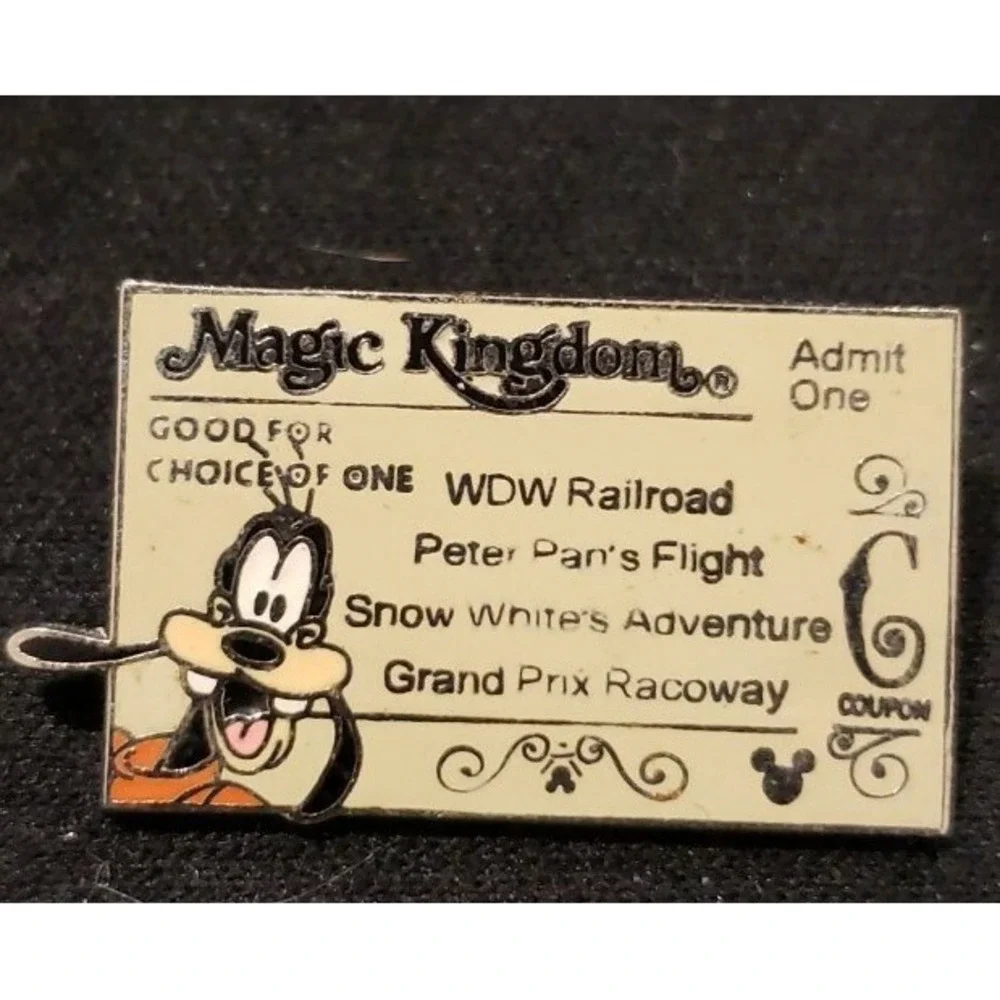 Disney Pin Magic Goofy Kingdom Ticket C WDW‎ Cast Lanyard Series #3 34267